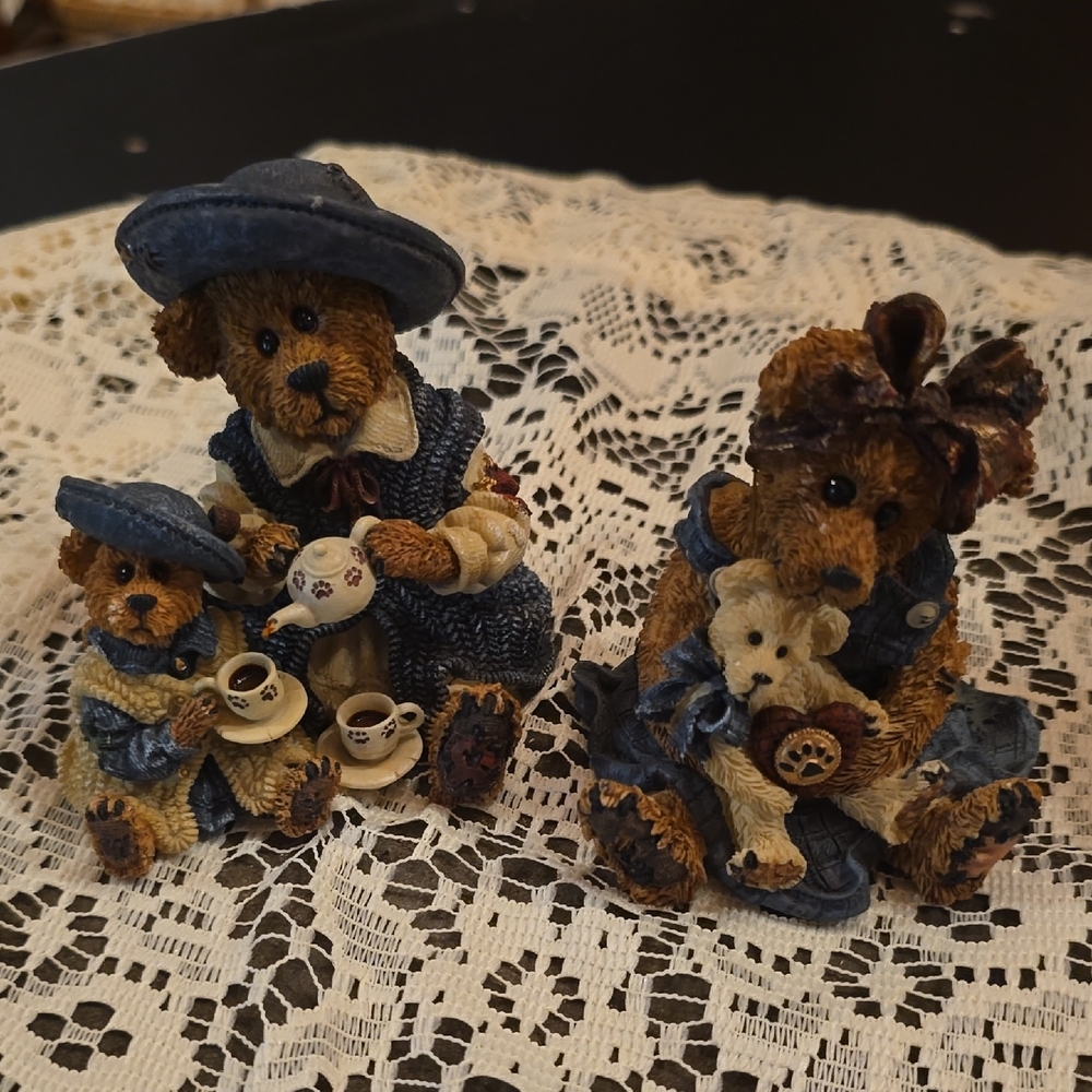 Charming Boyds Bear Family Figurine Set in Blue and Brown Lot Of 2